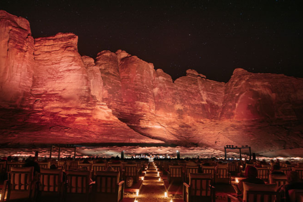 A night tour of Jabal Ikmah in Candlelit- ExperienceAlUla