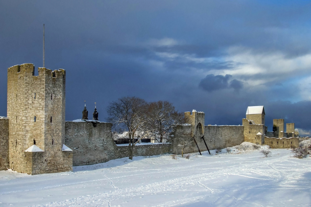 City Wall of Visby - By En-cas-de-soleil - Own work, CC BY-SA 3.0, https://commons.wikimedia.org/w/index.php?curid=27992087