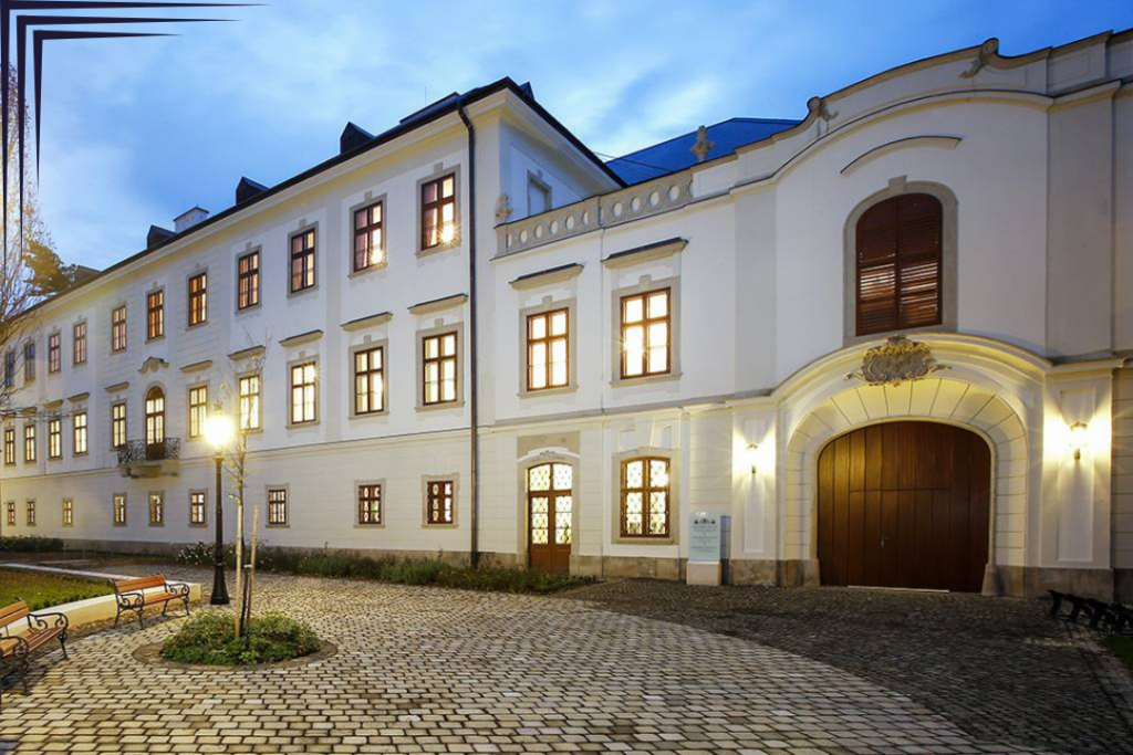 Archbishop's Palace - Visit Eger