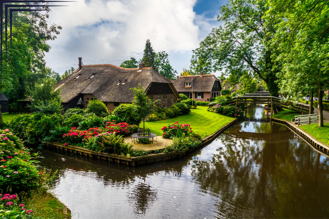 Giethoorn Village Scene